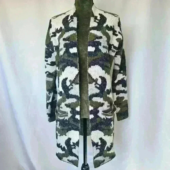 ✨Like New✨ Venus Camouflage Cardigan, Green/Black/White, Size XS - Picture 1 of 9